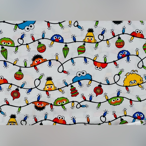 Sesame Street Christmas Holiday Lights and Ornaments Cotton Sheet Set - Full - Picture 3 of 5